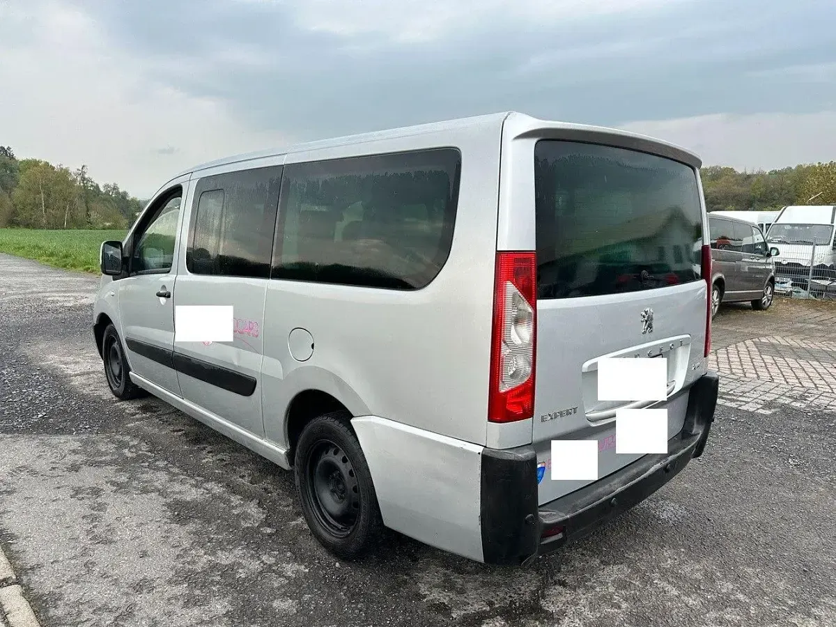 Gebraucht Peugeot TePee Premium 136 PS (100 kW) 2008 Silber Van / Kleinbus