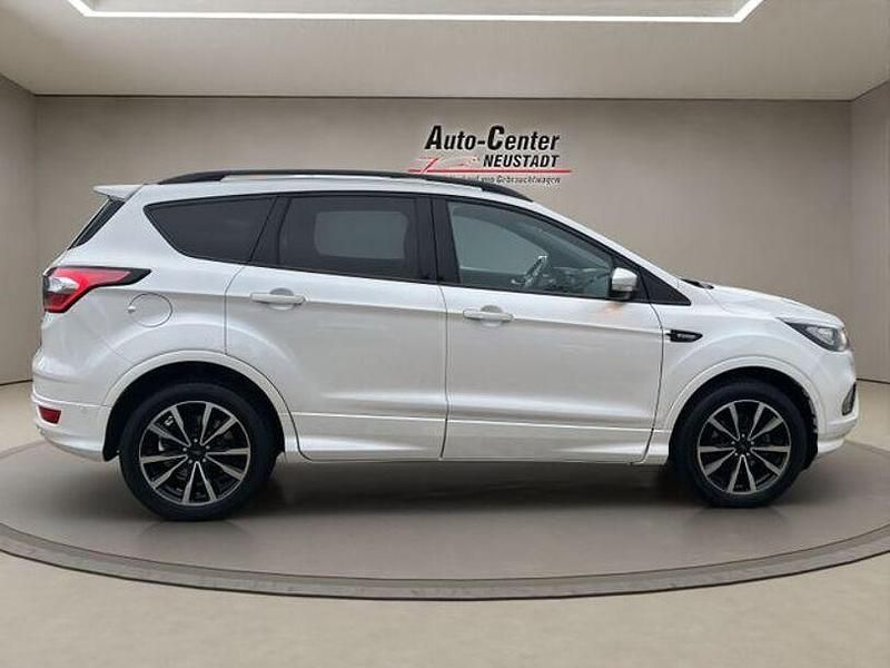 Gebraucht Ford Kuga ST-Line 184 PS (135 kW) 2018 Weiß SUV