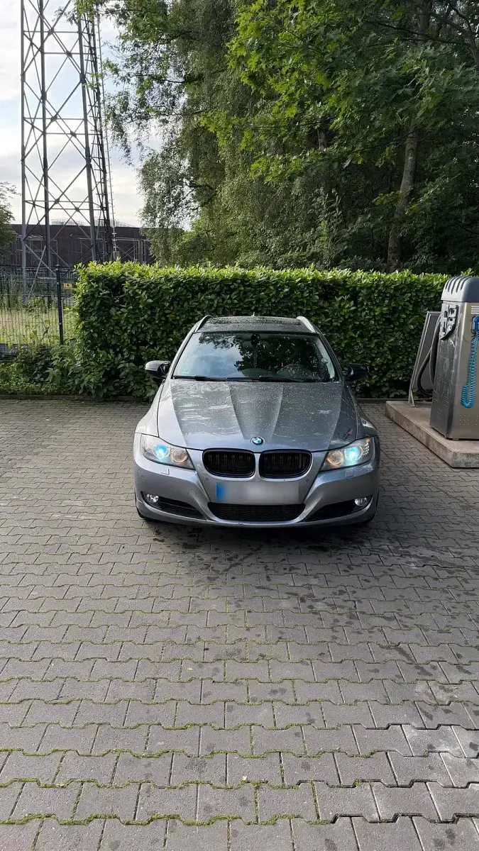 Gebraucht BMW 330 245 PS (180 kW) 2011 Grau Kombi
