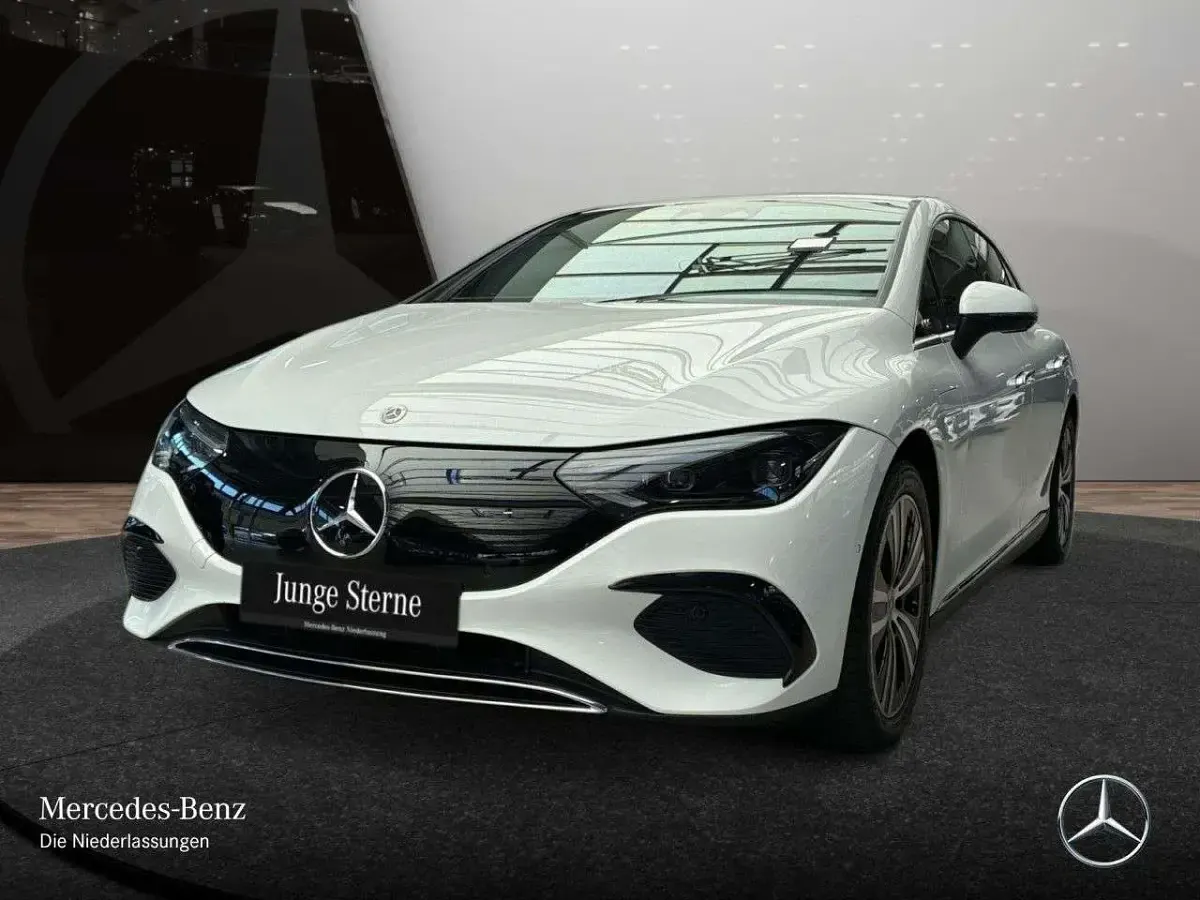 Gebraucht Mercedes EQE500 Avantgarde 300 kW (408 PS) 2023 Weiß Limousine