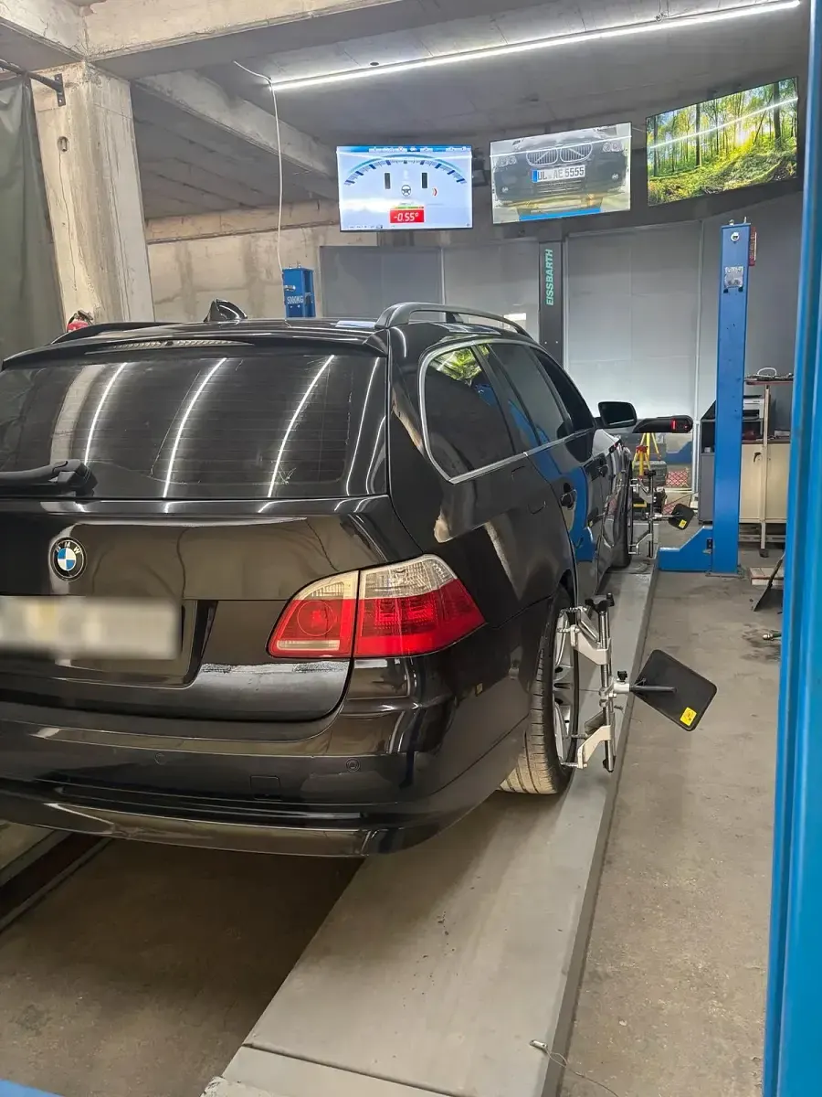 Gebraucht BMW 523 177 PS (130 kW) 2007 Schwarz Kombi