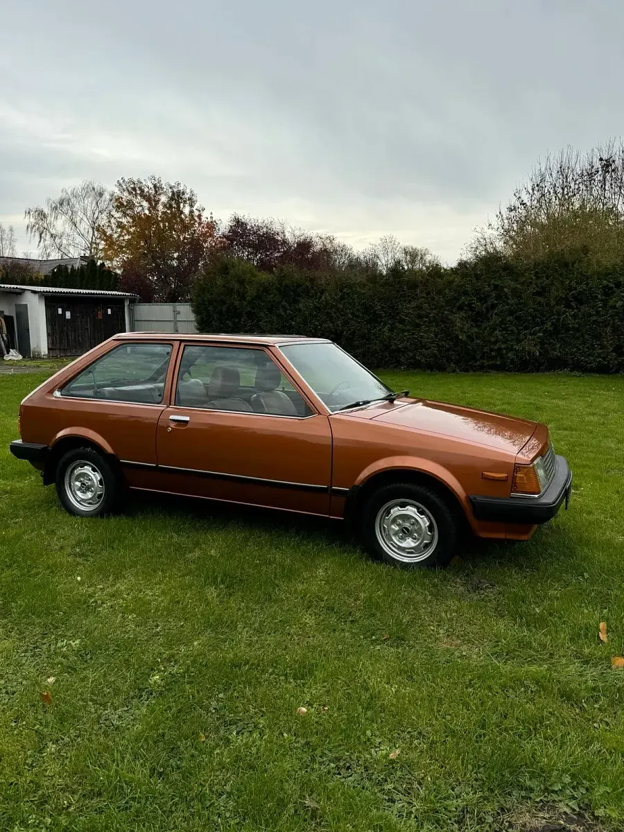 Gebraucht Mazda 323 60 PS (44 kW) 1981 Gold Limousine