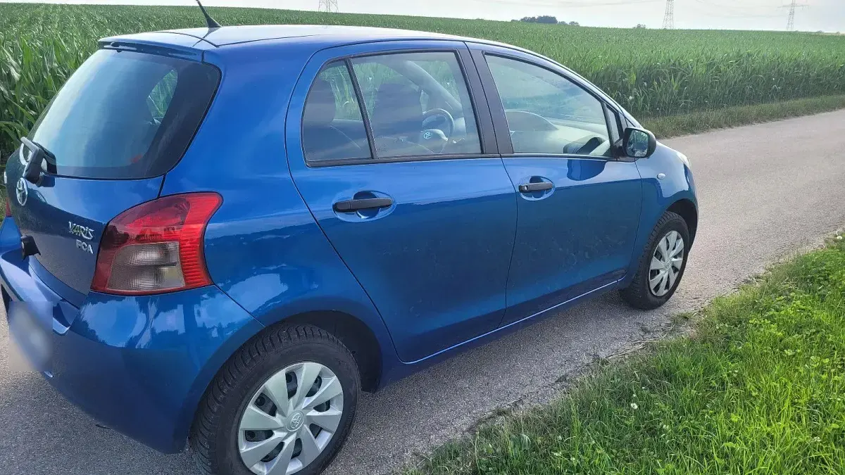 Gebraucht Toyota Yaris 69 PS (50 kW) 2008 Blau Kleinwagen