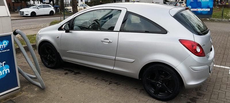 Gebraucht Opel Corsa 58 PS (42 kW) 2006 Silber Kleinwagen