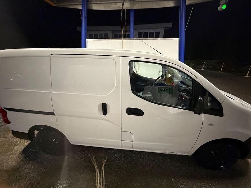 Weiß Gebraucht 2016 Nissan NV200 Van | 7.600 € (Superpreis) - Bild 1/4