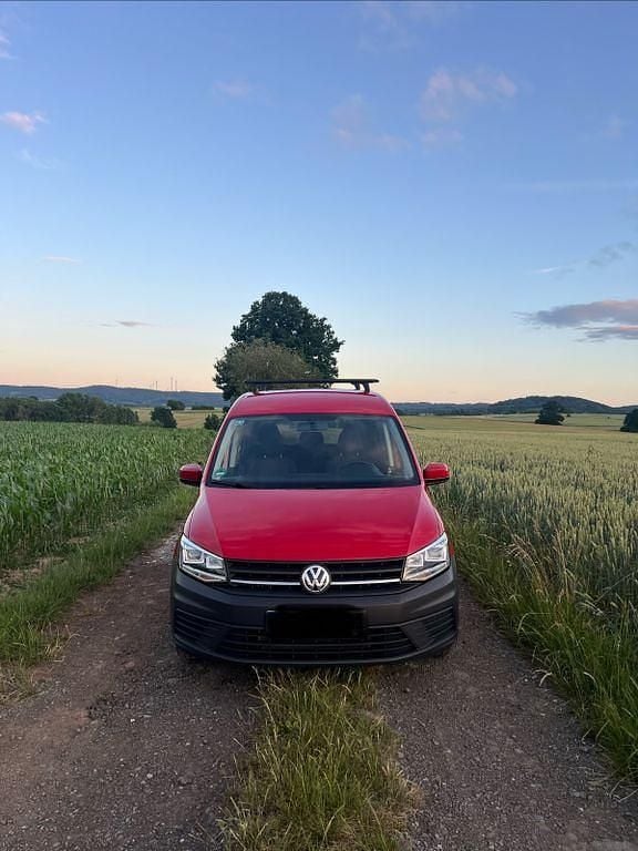 Gebraucht VW Caddy Trendline 150 PS (110 kW) 2018 Rot Van / Kleinbus