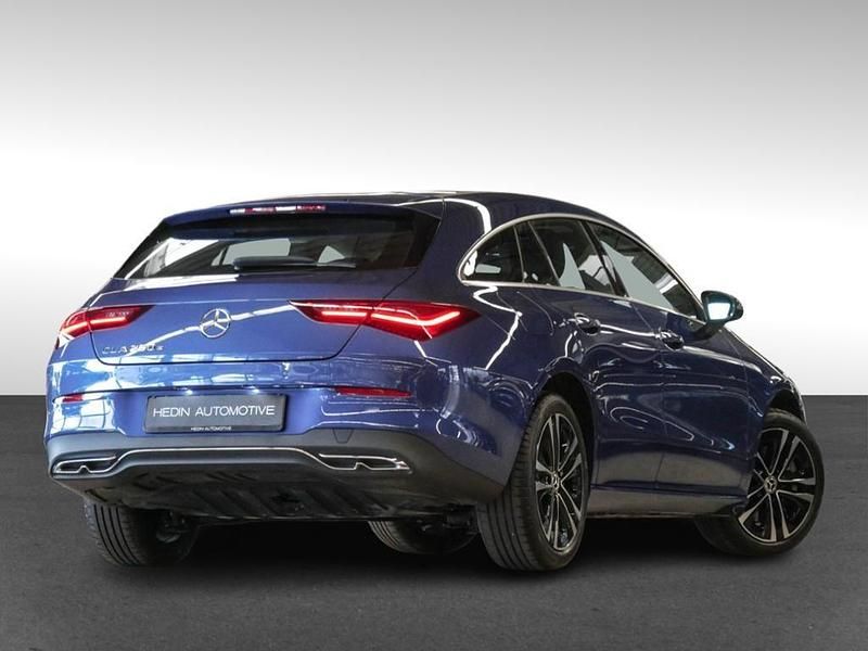 Gebraucht Mercedes CLA250e Shooting Brake Progressive 163 PS (119 kW) 2024 Blau Kombi
