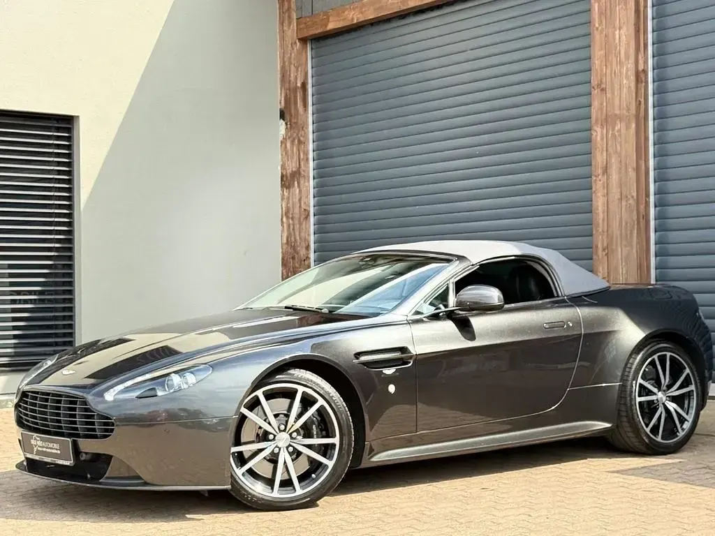 Gebraucht Aston Martin V8 Vantage 436 PS (320 kW) 2014 Grau Cabrio