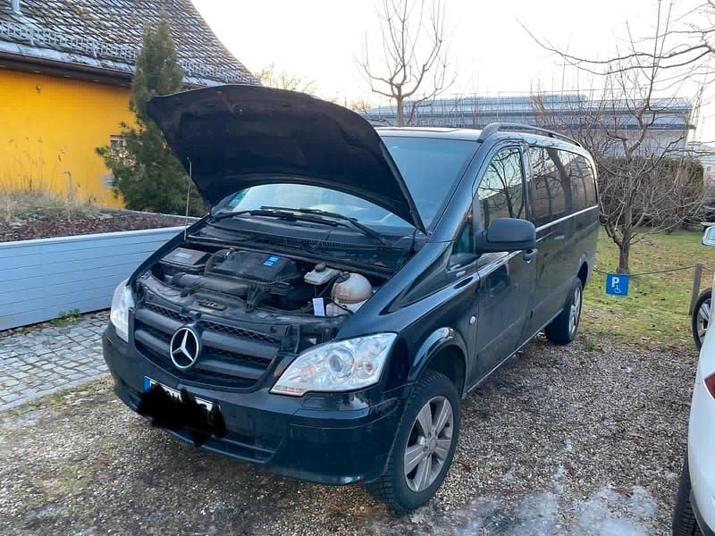 Schwarz Gebraucht 2014 Mercedes Vito Van | 15.900 € (Fairer Preis) - Bild 1/4