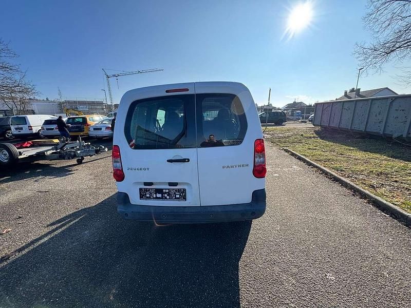 Gebraucht Peugeot Partner 90 PS (66 kW) 2011 Blanc banquise Van / Kleinbus