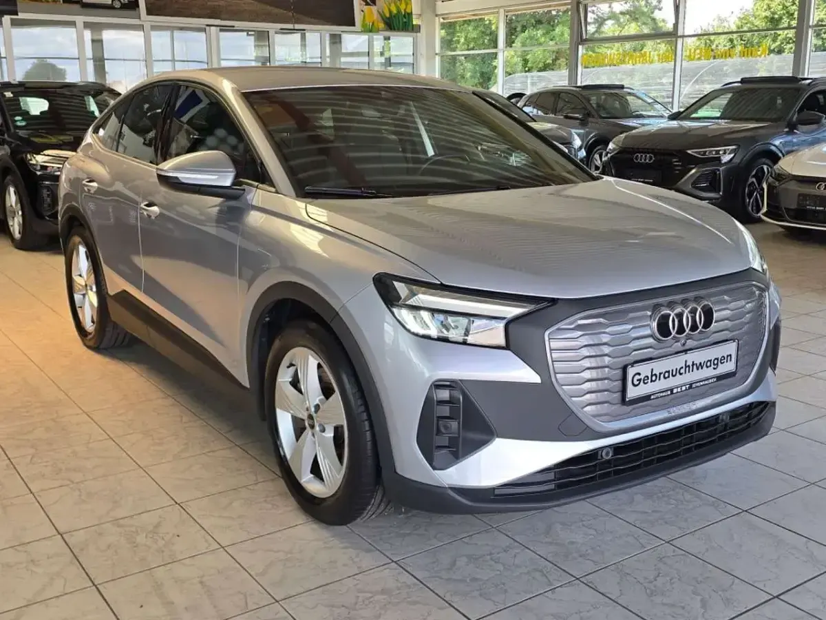 Gebraucht Audi Q4 Sportback e-tron Ambiente 150 kW (204 PS) 2023 Silber SUV