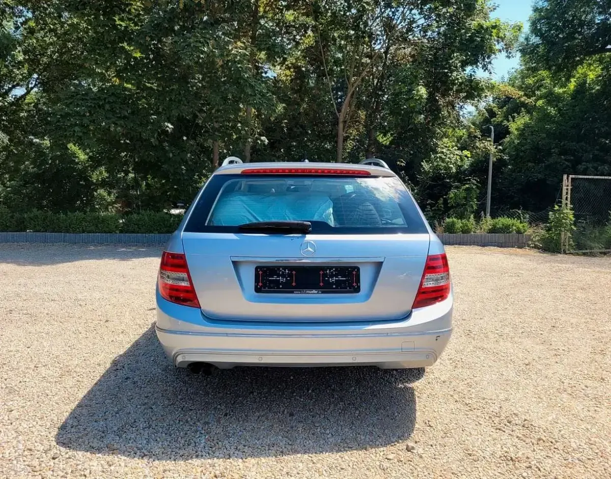 Gebraucht Mercedes C180 156 PS (114 kW) 2013 Diamantsilber  metalliclack Kombi