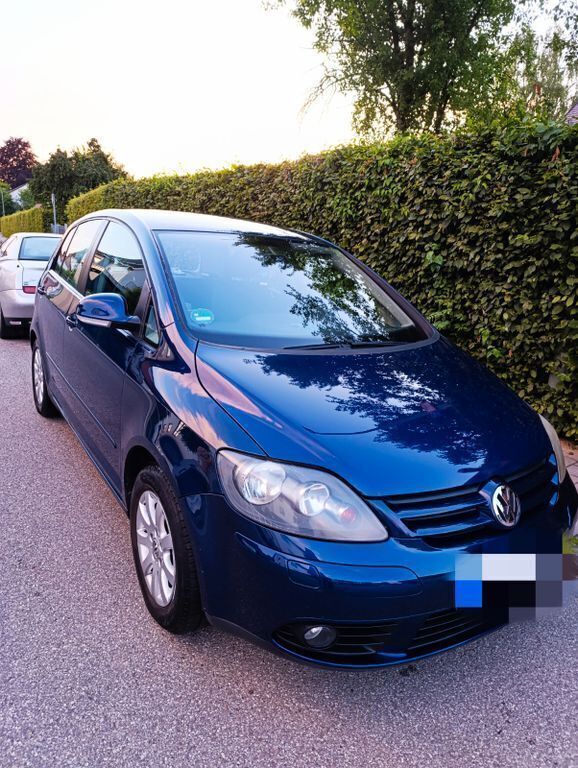 Blau Gebraucht 2006 VW Golf Plus Comfortline Van / Kleinbus | 4.550 € (Fairer Preis) - Bild 1/4