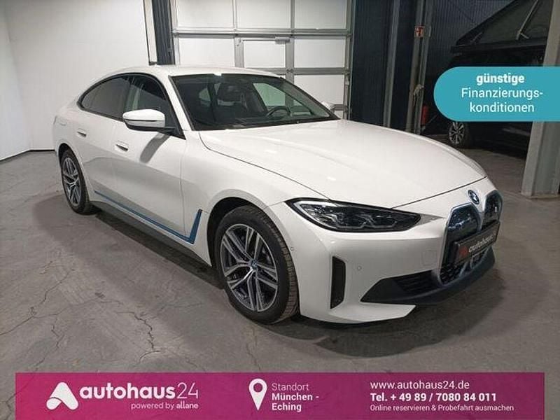 Weiß Gebraucht 2022 BMW i4 Sport Line Limousine | 35.970 € (Guter Preis) - Bild 1/4