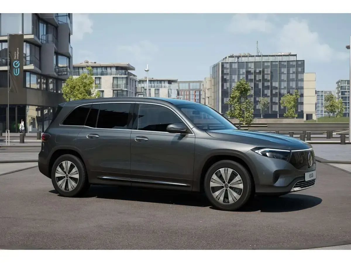 Gebraucht Mercedes EQB300 167 kW (228 PS) 2025 Grau SUV