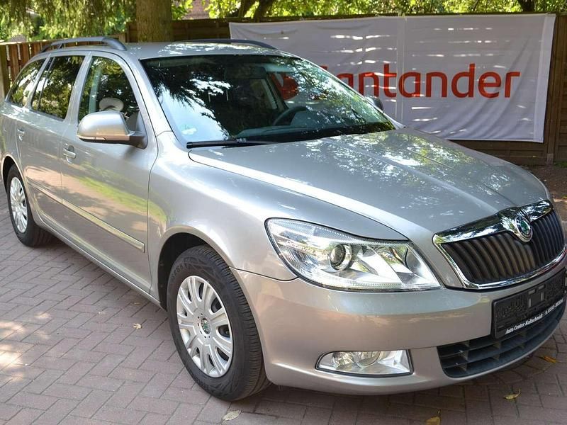 Bezova capuccino beige Gebraucht 2010 Skoda Octavia Ambiente Kombi | 5.950 € (Guter Preis) - Bild 1/4