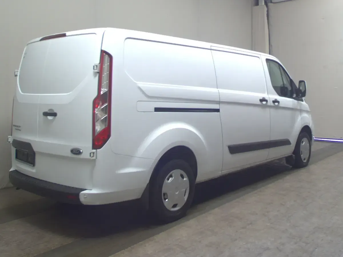 Occasion Ford Transit Custom Trend 131 ch (96 kW) 2022 Blanc Berline