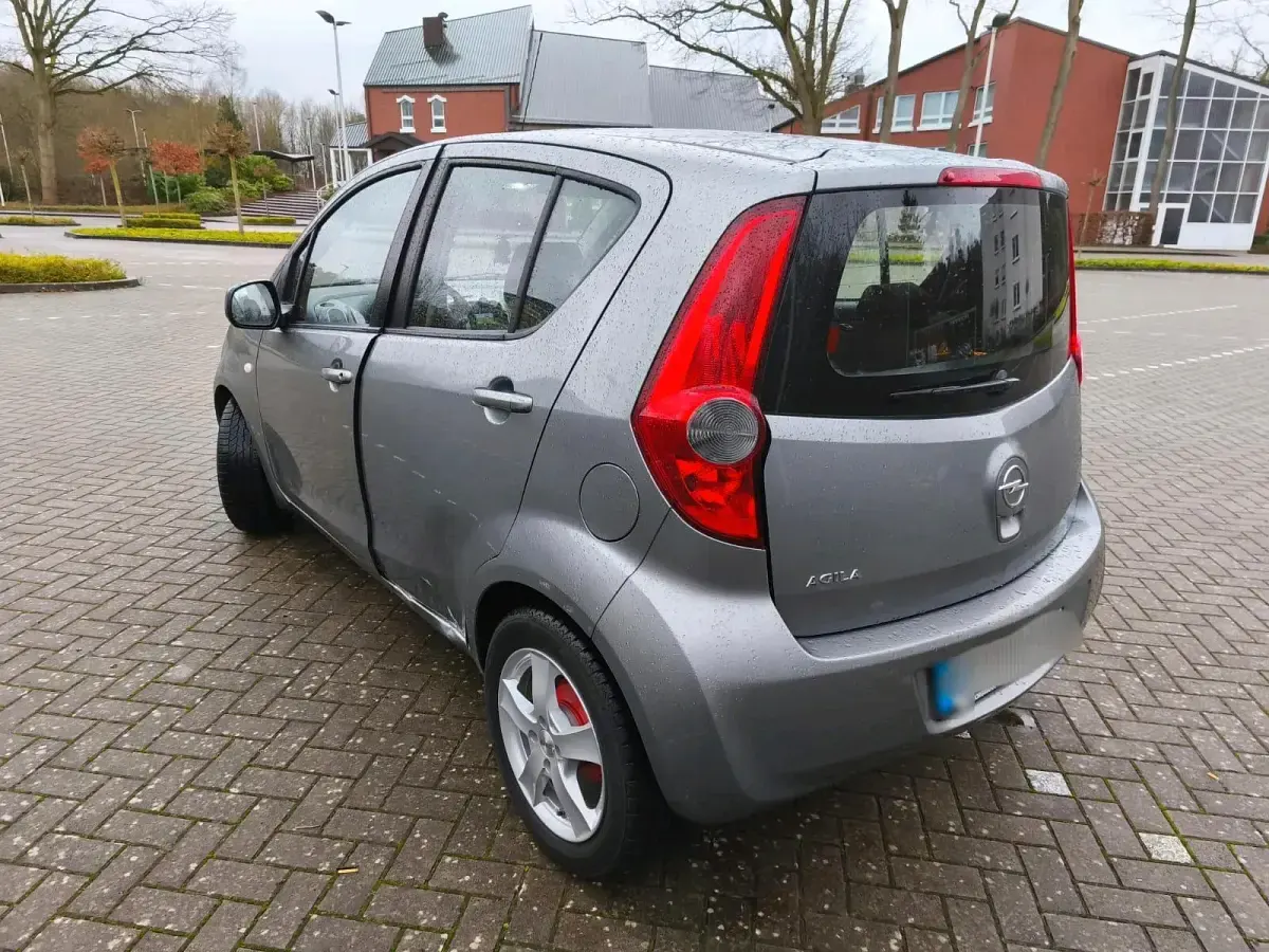 Gebraucht Opel Agila 86 PS (63 kW) 2009 Grau Kleinwagen