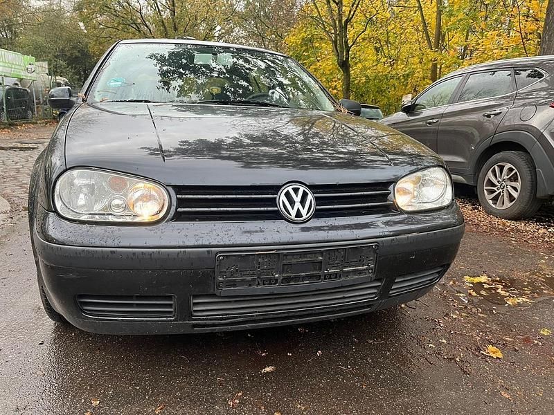 Schwarz Gebraucht 2002 VW Golf IV Kleinwagen | 650 € (Superpreis) - Bild 1/4