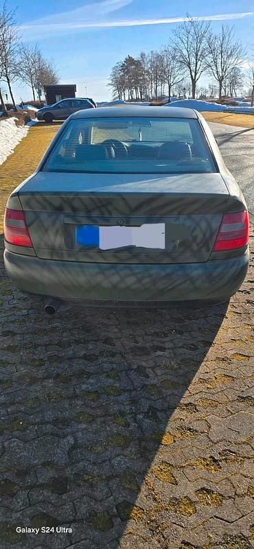 Gebraucht Audi A4 125 PS (91 kW) 1995 Grün Limousine