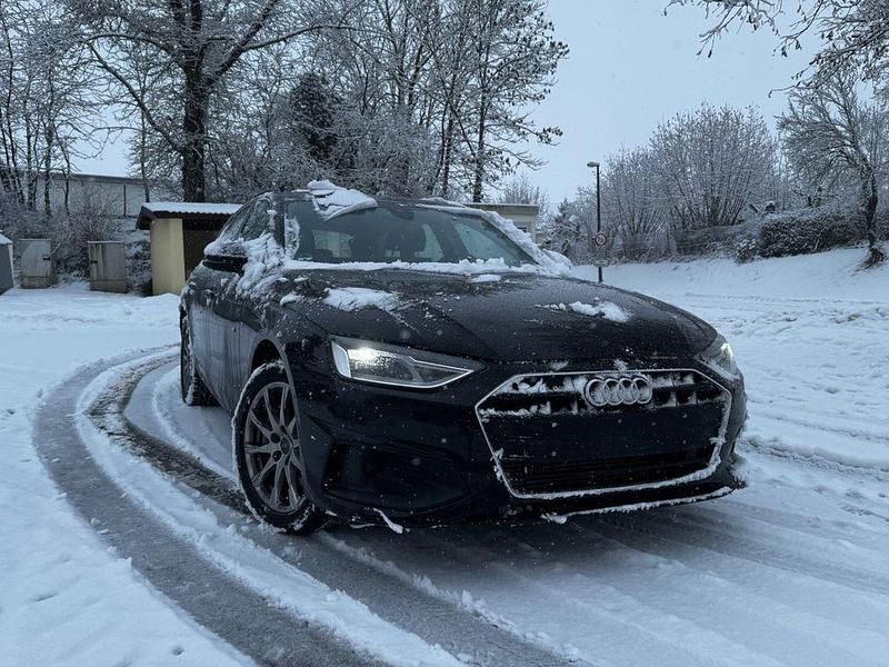 Schwarz Gebraucht 2020 Audi A4 Basis Kombi | 22.990 € (Guter Preis) - Bild 1/4