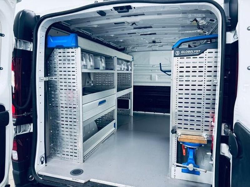 Gebraucht Opel Vivaro 120 PS (88 kW) 2019 Weiß Van / Kleinbus