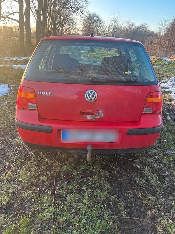 Gebraucht VW Golf IV 75 PS (55 kW) 2001 Rot Kleinwagen