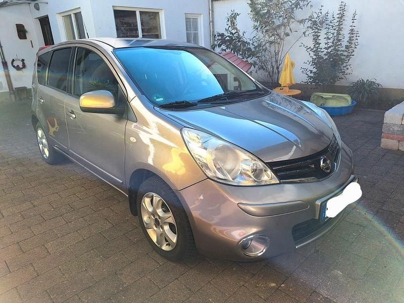 Braun Gebraucht 2012 Nissan Note I-Way Van / Kleinbus | 4.350 € (Guter Preis) - Bild 1/4