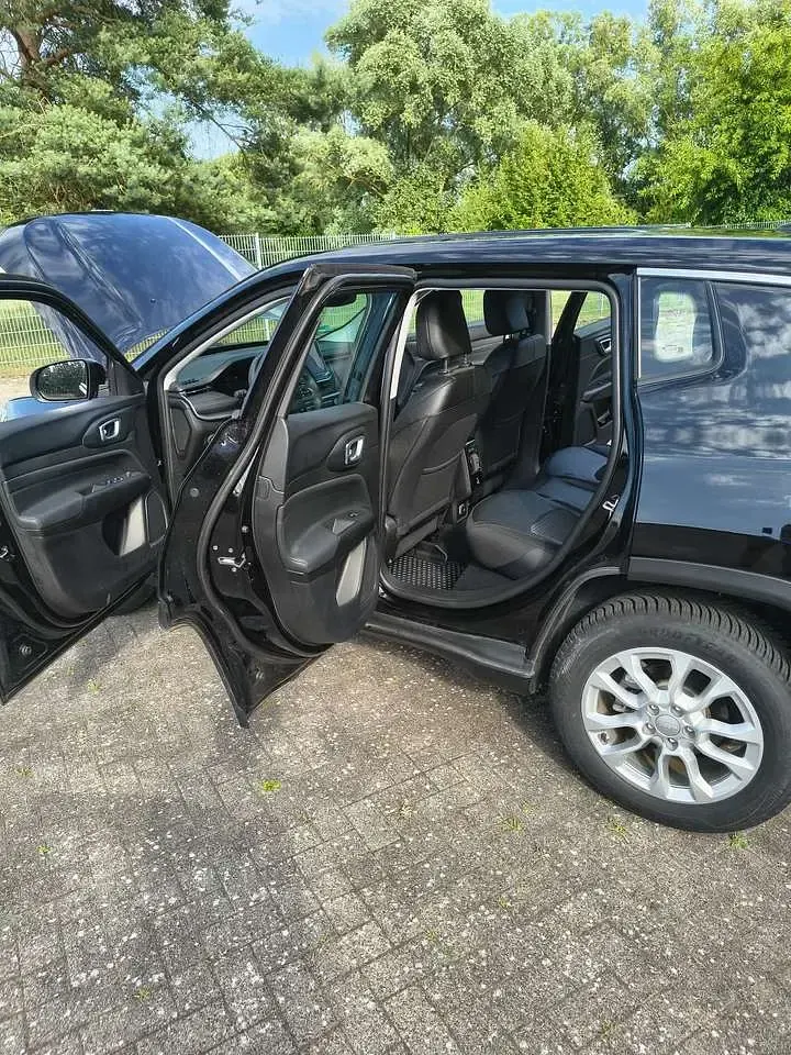 Gebraucht Jeep Compass Altitude 131 PS (96 kW) 2024 Black clear coat SUV