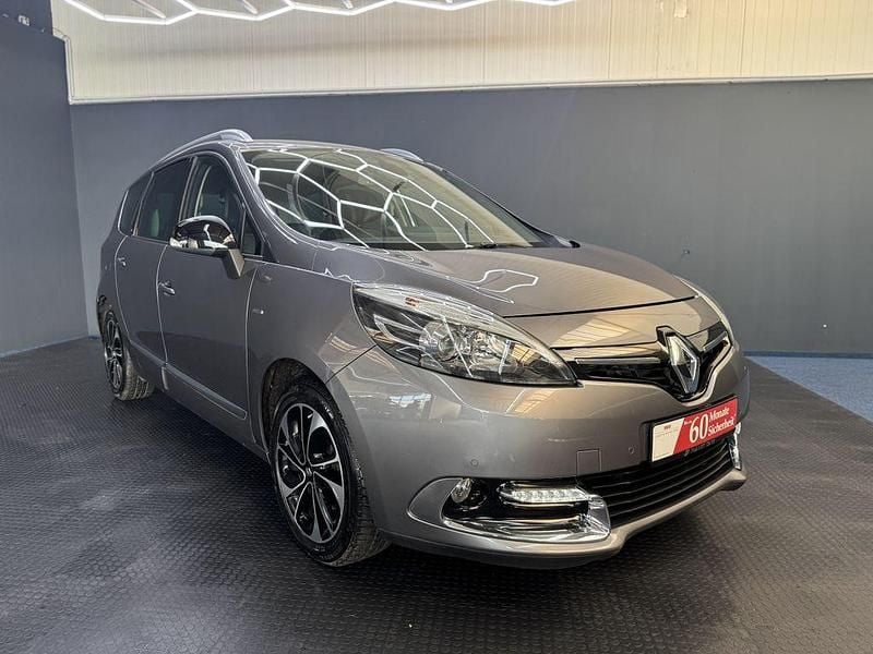 Grau Gebraucht 2014 Renault Grand Scénic III Bose Edition Van / Kleinbus | 8.999 € (Fairer Preis) - Bild 1/4