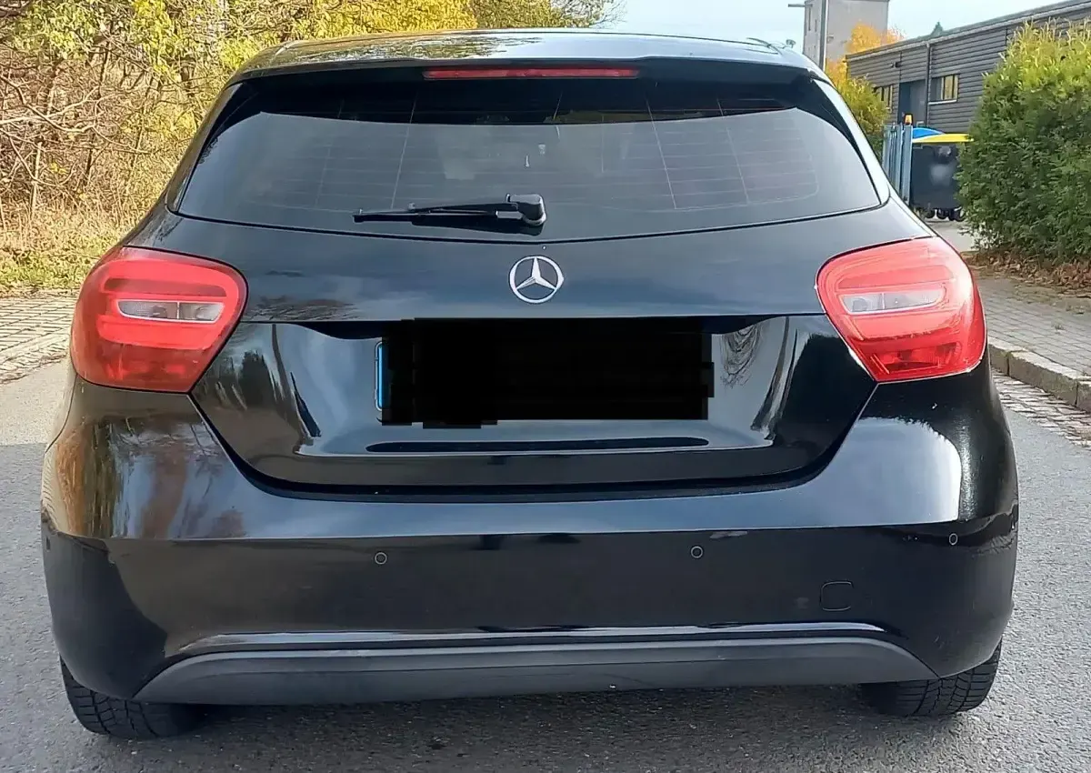 Gebraucht Mercedes A180 Style 122 PS (89 kW) 2016 Schwarz Limousine