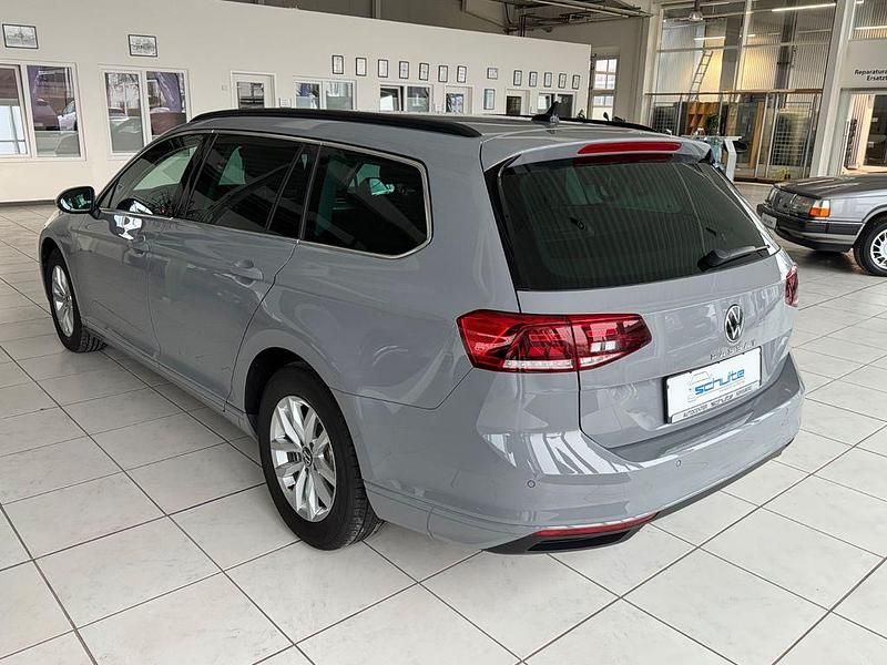 Gebraucht VW Passat Business 150 PS (110 kW) 2022 Grau Kombi