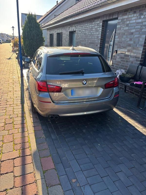 Gebraucht BMW 520 M Performance 200 PS (147 kW) 2011 Grau Kombi