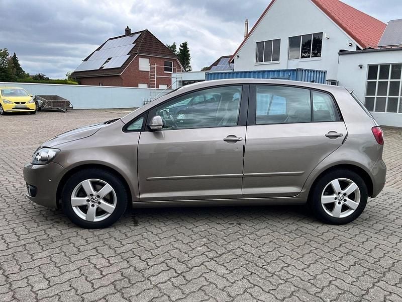 Gebraucht VW Golf Plus Cross 105 PS (77 kW) 2011 Braun Van / Kleinbus
