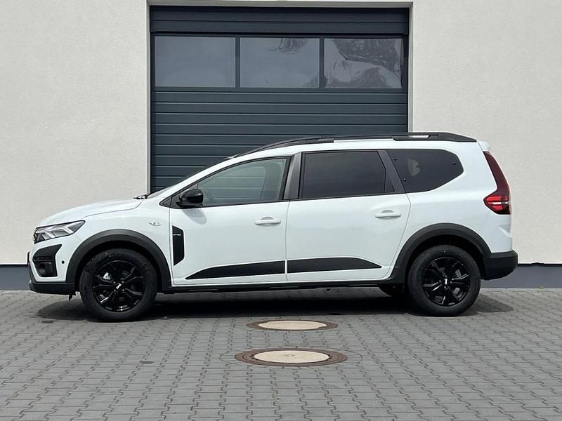 Neu Dacia Jogger Expression 110 PS (80 kW) 2025 Van / Kleinbus