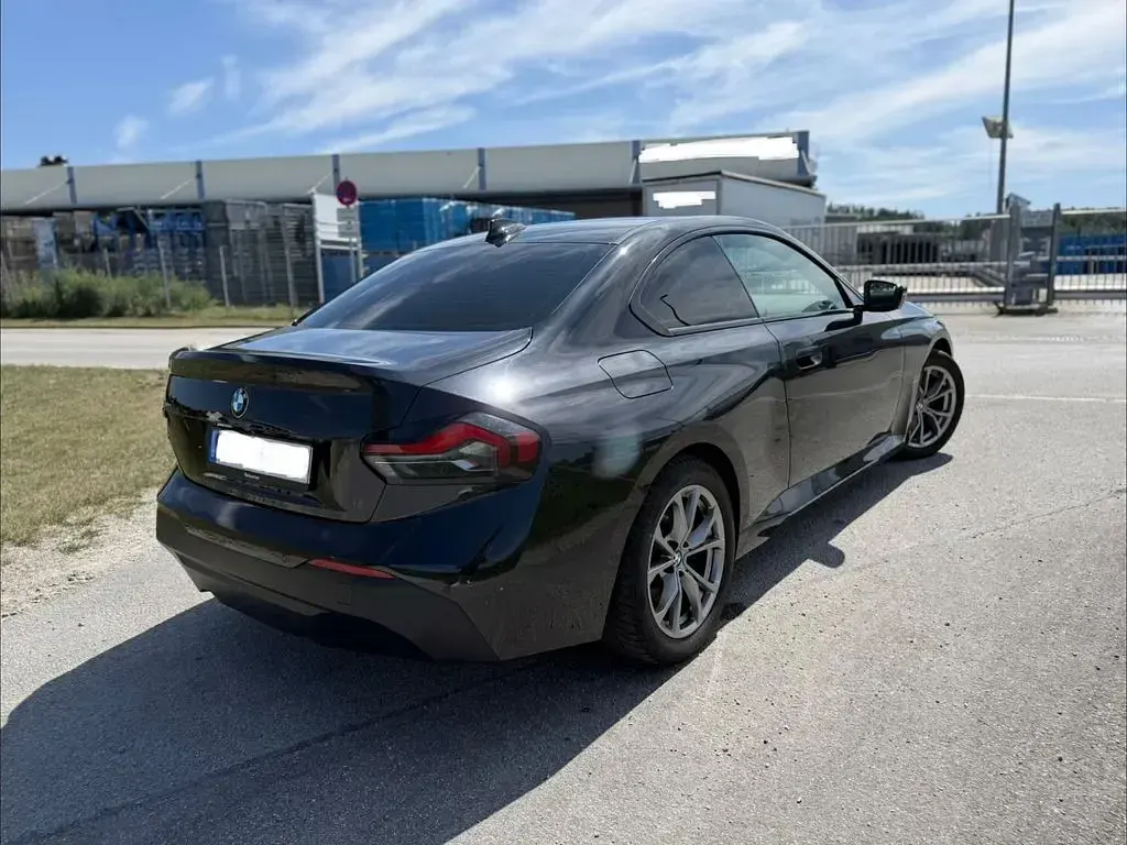 Gebraucht BMW 220 Sport Line 190 PS (139 kW) 2023 Schwarz Coupé