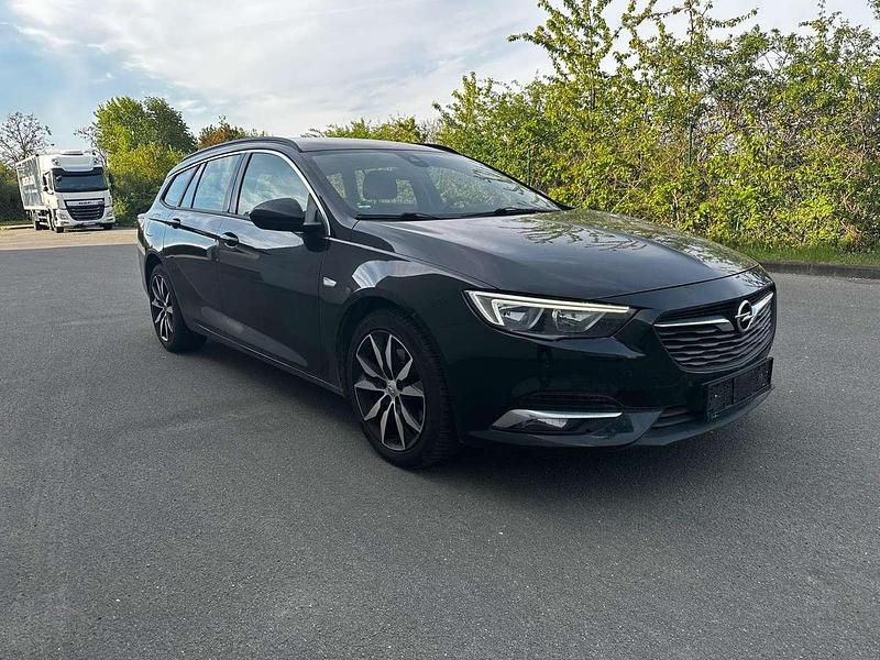 Gebraucht Opel Insignia Selection 170 PS (125 kW) 2018 Schwarz Kombi