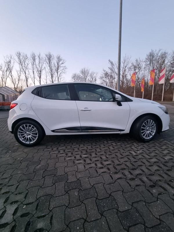 Gebraucht Renault Clio IV 72 PS (52 kW) 2014 Weiß Kleinwagen