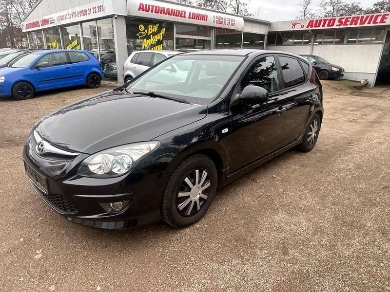 Schwarz Gebraucht 2011 Hyundai i30 Sport Limousine | 3.200 € (Superpreis) - Bild 1/4