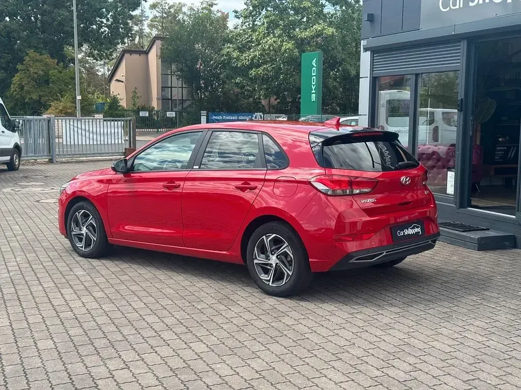Gebraucht Hyundai i30 Edition 30 120 PS (88 kW) 2021 Rot Limousine