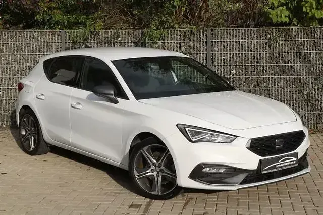 Gebraucht Seat Leon FR 150 PS (110 kW) 2021 Weiß metallic Limousine