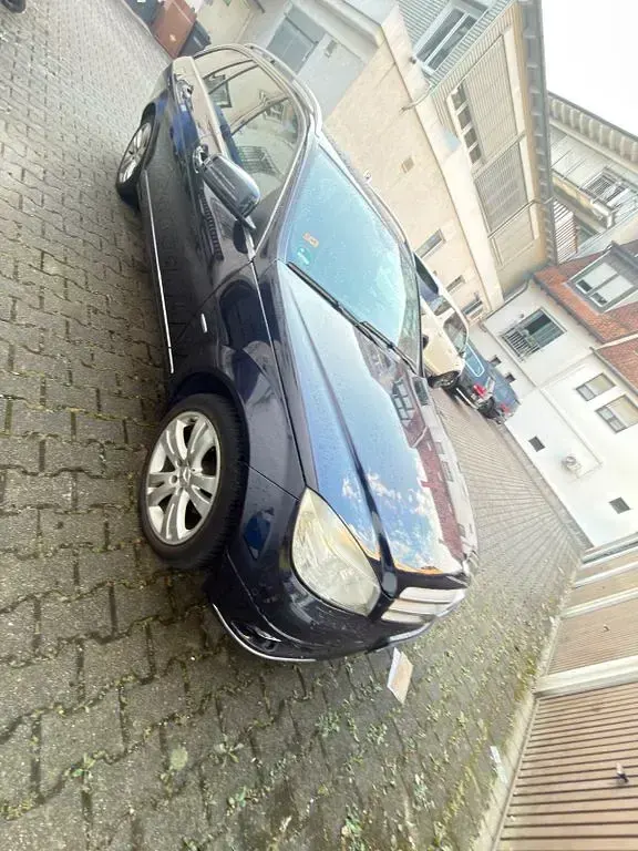 Gebraucht Mercedes C200 Avantgarde 136 PS (100 kW) 2010 Blau Limousine