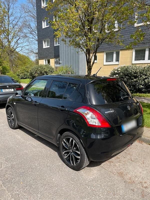 Gebraucht Suzuki Swift X-TRA 93 PS (68 kW) 2015 Schwarz Kleinwagen