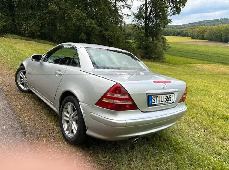 Gebraucht Mercedes SLK230 197 PS (144 kW) 2001 Silber Cabrio