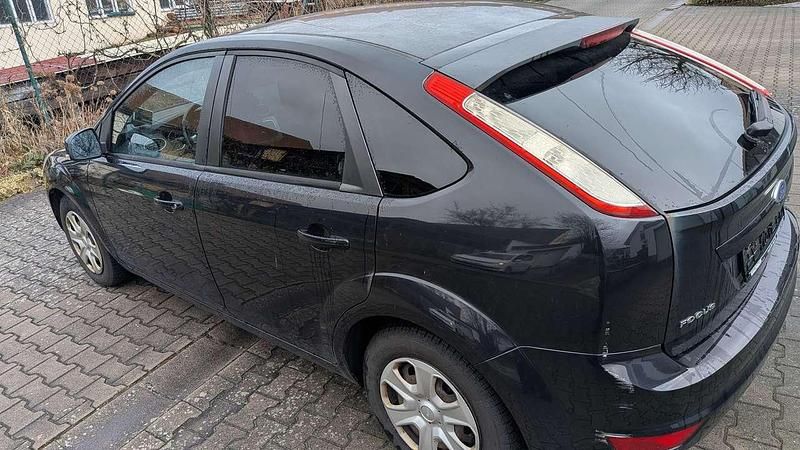 Używany Ford Focus Titanium 101 KM (74 kW) 2011 Czarny Sedan/Limuzyna