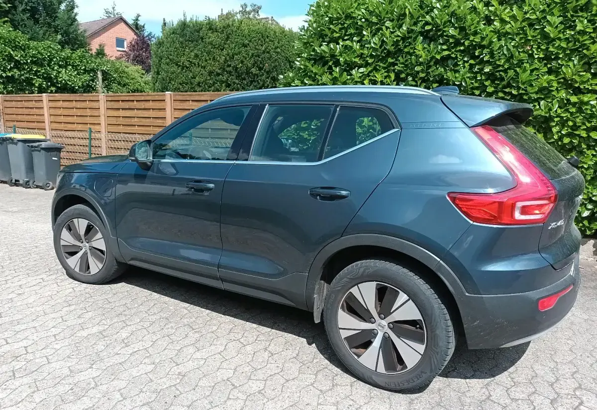 Gebraucht Volvo XC40 140 PS (102 kW) 2020 Blau SUV