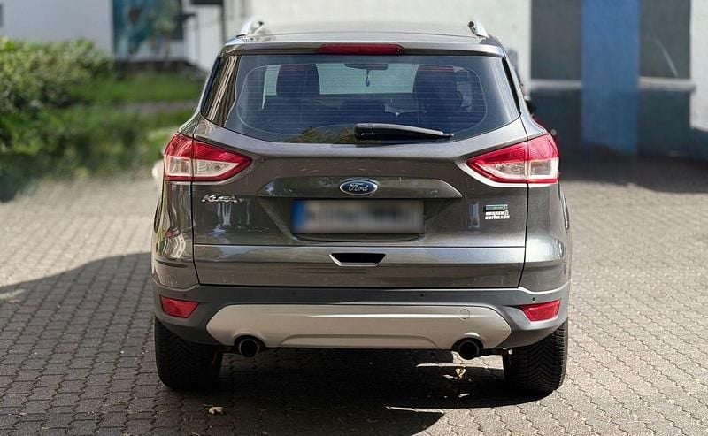 Second-hand Ford Kuga 150 CP (110 kW) 2016 Gri SUV