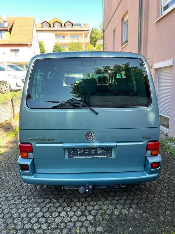 Second-hand VW T4 102 CP (75 kW) 2000 Verde Van