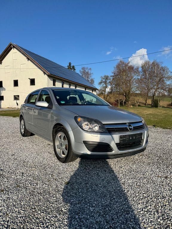 Gebraucht Opel Astra Edition 105 PS (77 kW) 2006 Silber Limousine