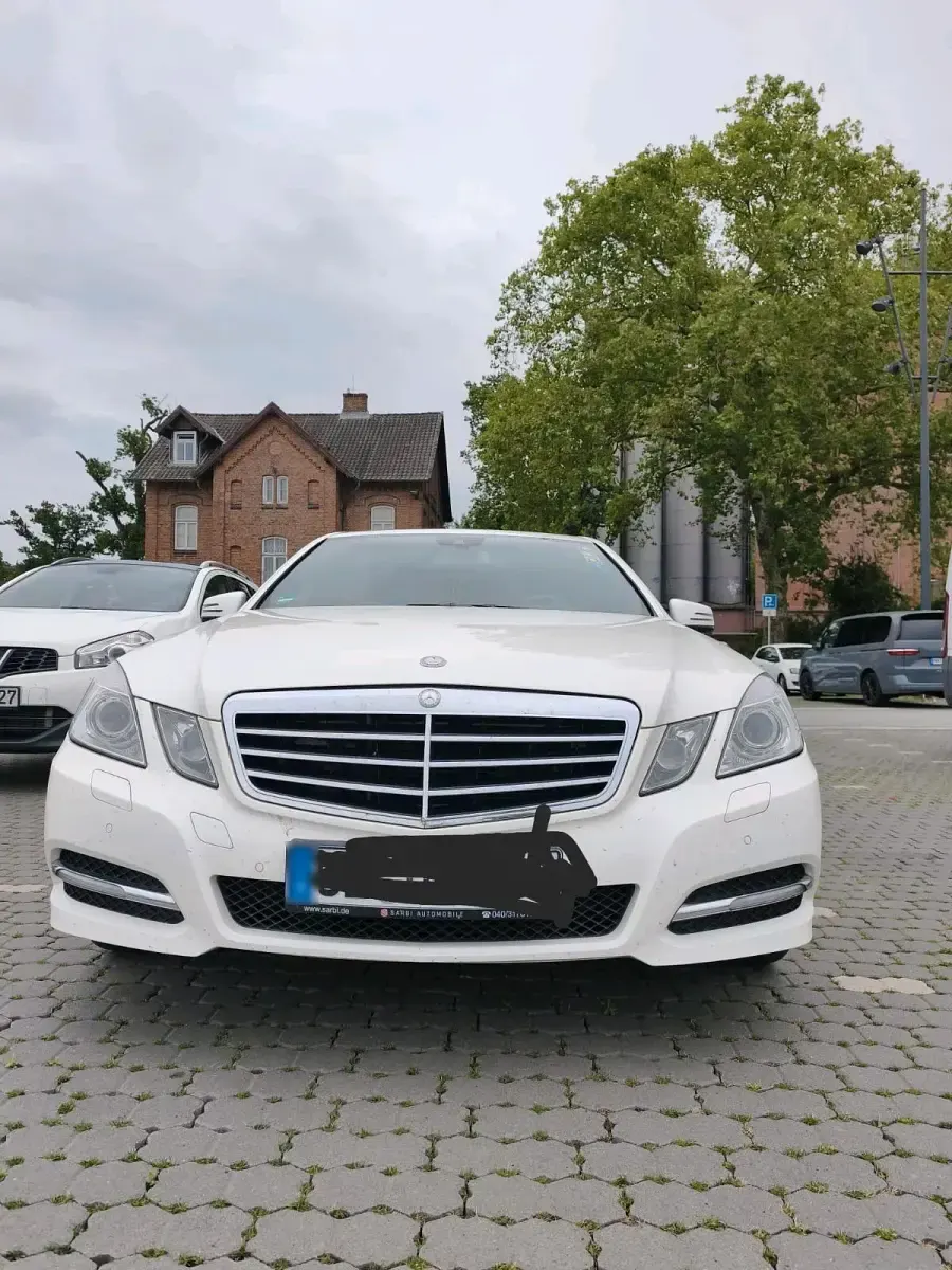 Gebraucht Mercedes E250 AMG 204 PS (150 kW) 2012 Weiß Limousine
